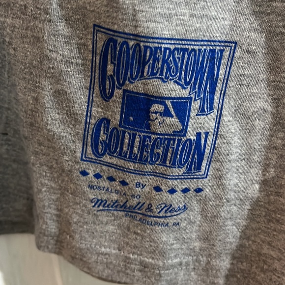 Mitchell and Ness T-shirt - Picture 3 of 6